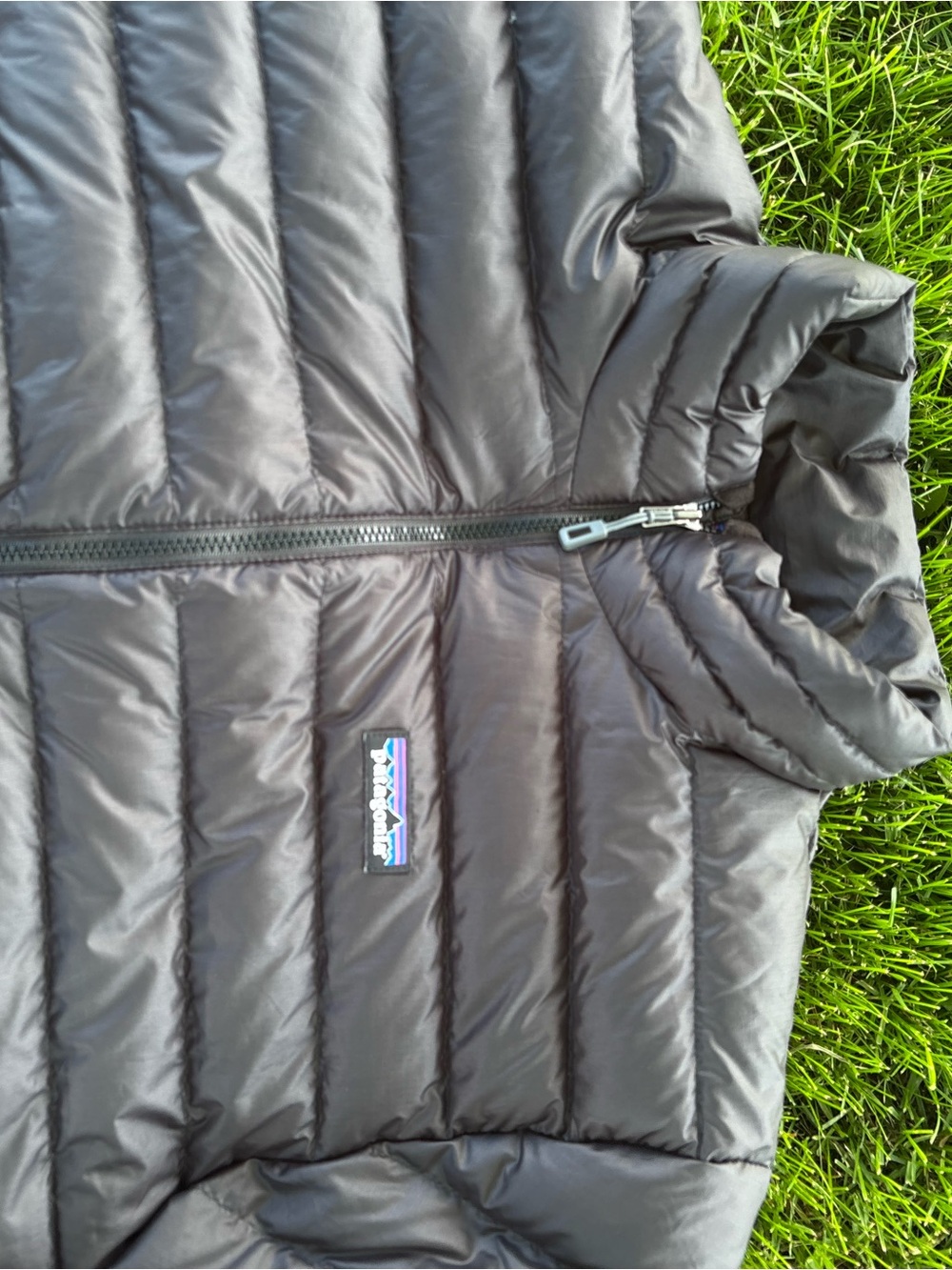 Patagonia Men's Down Sweater Jacket - Black - Picture 5 of 6